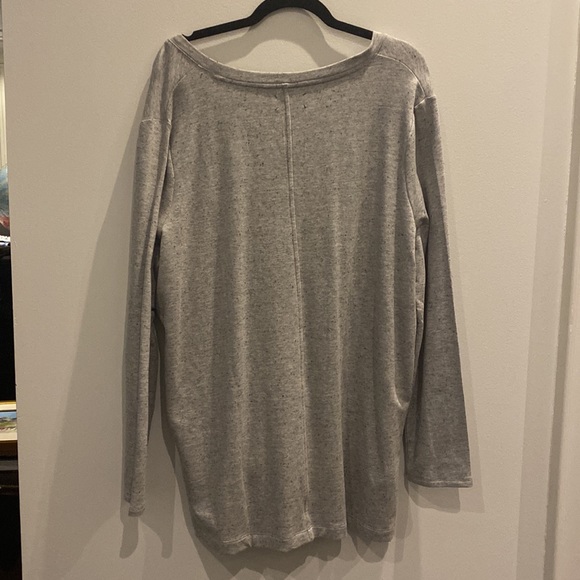 Lou & Grey incredibly soft sweatshirt. Like New - Picture 2 of 7